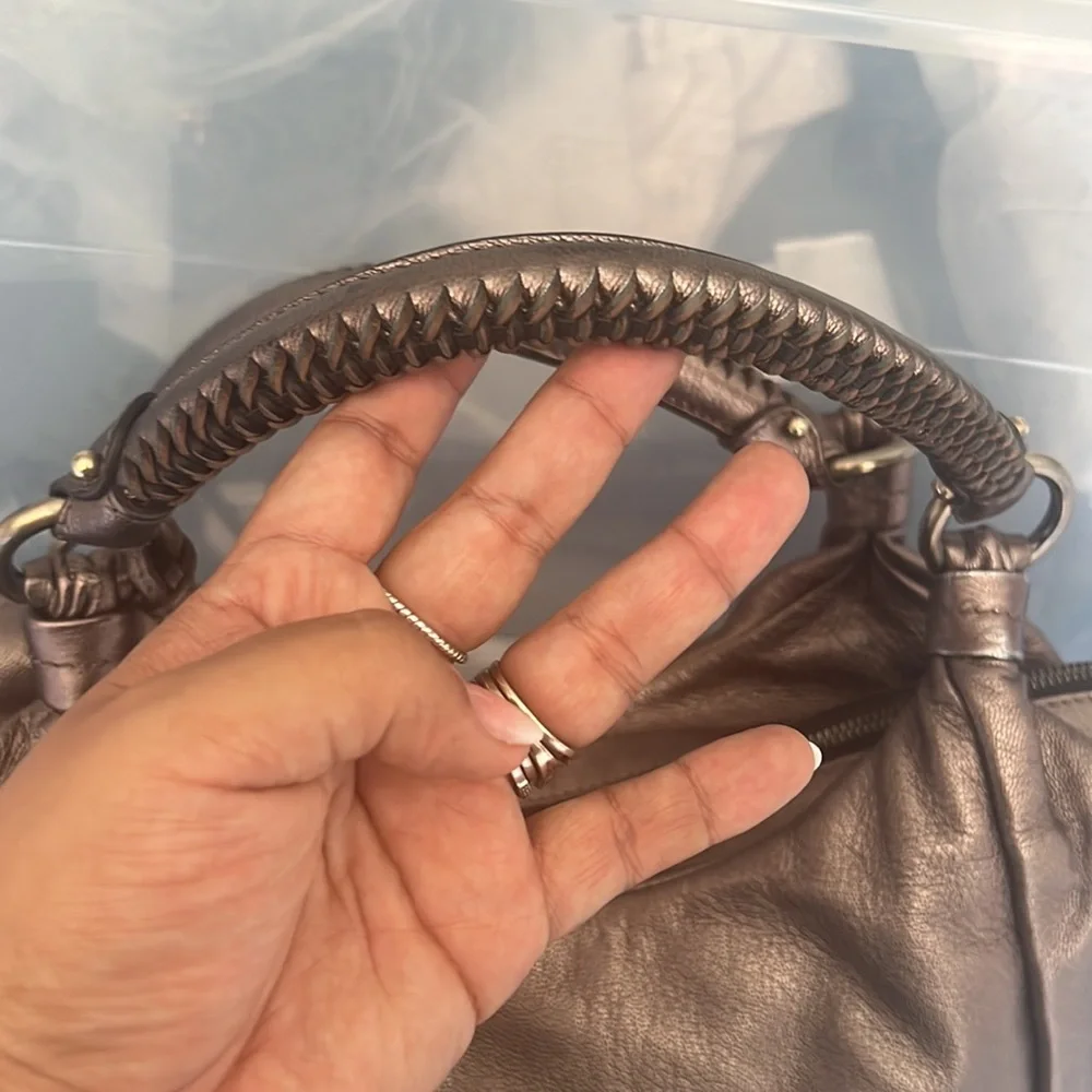 Salvatore Ferragamo Bag. Metallic Shoulder Leather Bag.‎
